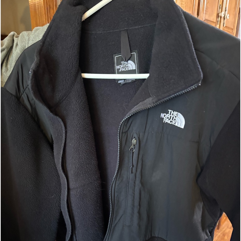Men’s Northface winter jacket . Excellent shape .